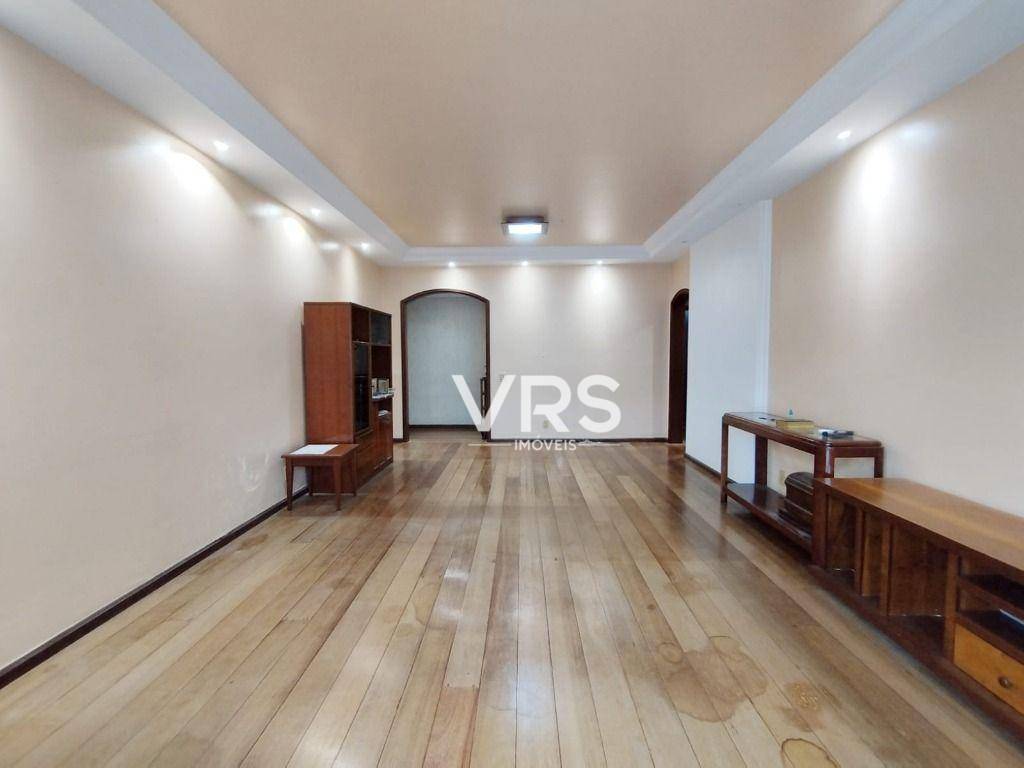 Apartamento à venda com 3 quartos, 168m² - Foto 2