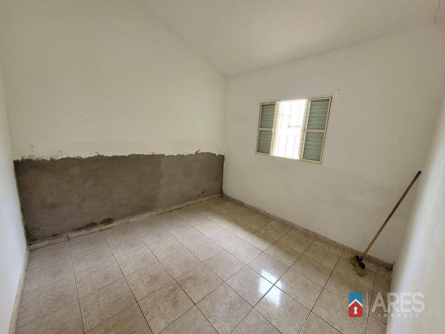 Casa à venda com 2 quartos, 140m² - Foto 3