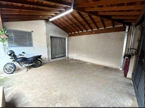 Casa à venda com 2 quartos, 60m² - Foto 4