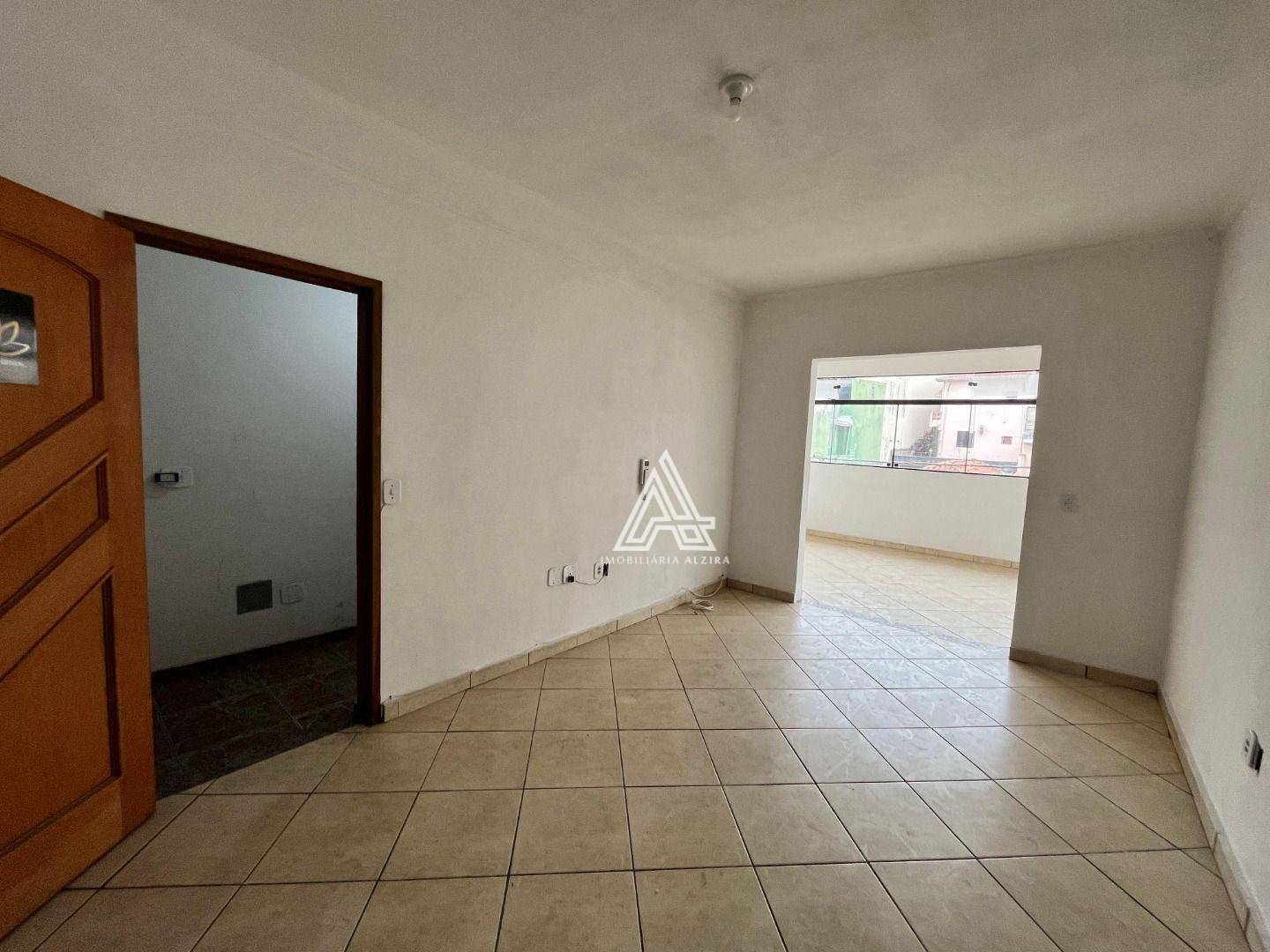 Casa para alugar com 6 quartos, 200m² - Foto 1