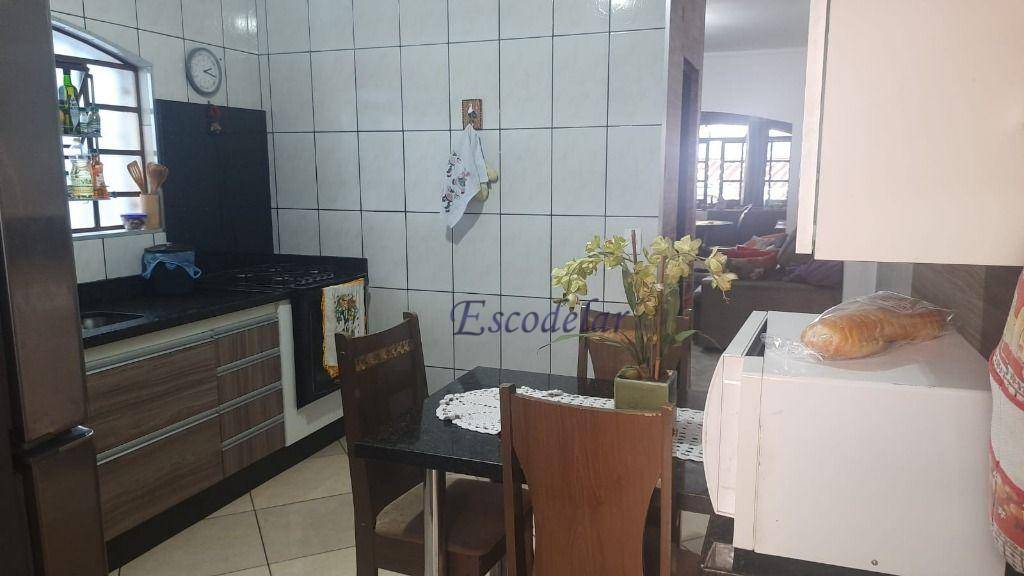 Sobrado à venda com 3 quartos, 200m² - Foto 2