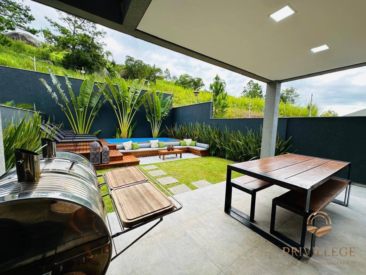 Casa, 3 quartos, 200 m² - Foto 1