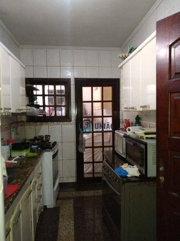 Casa à venda com 4 quartos, 208m² - Foto 8