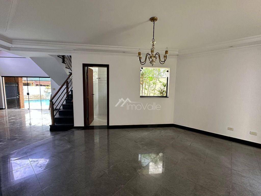 Casa de Condomínio para alugar com 4 quartos, 331m² - Foto 4