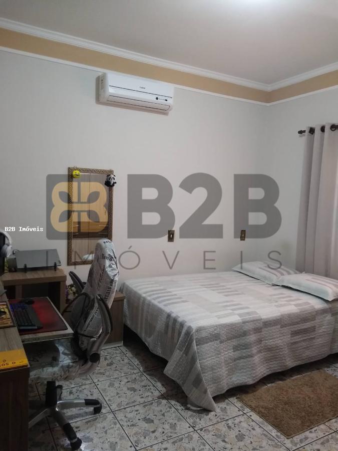 Casa à venda com 2 quartos, 164m² - Foto 12