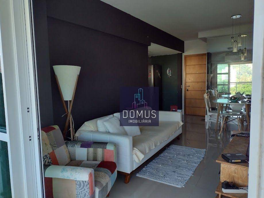 Apartamento à venda com 3 quartos, 75m² - Foto 1