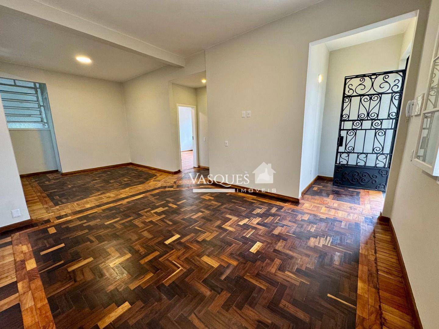 Apartamento à venda com 3 quartos, 94m² - Foto 2