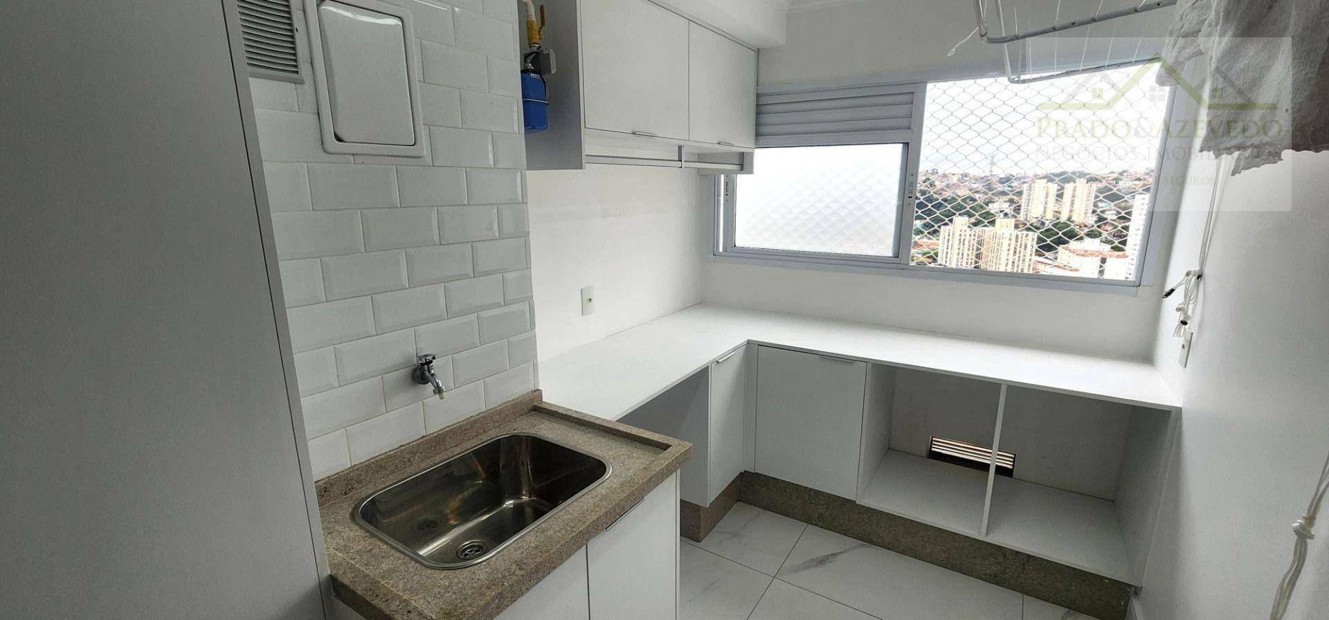Apartamento para alugar com 3 quartos, 110m² - Foto 17