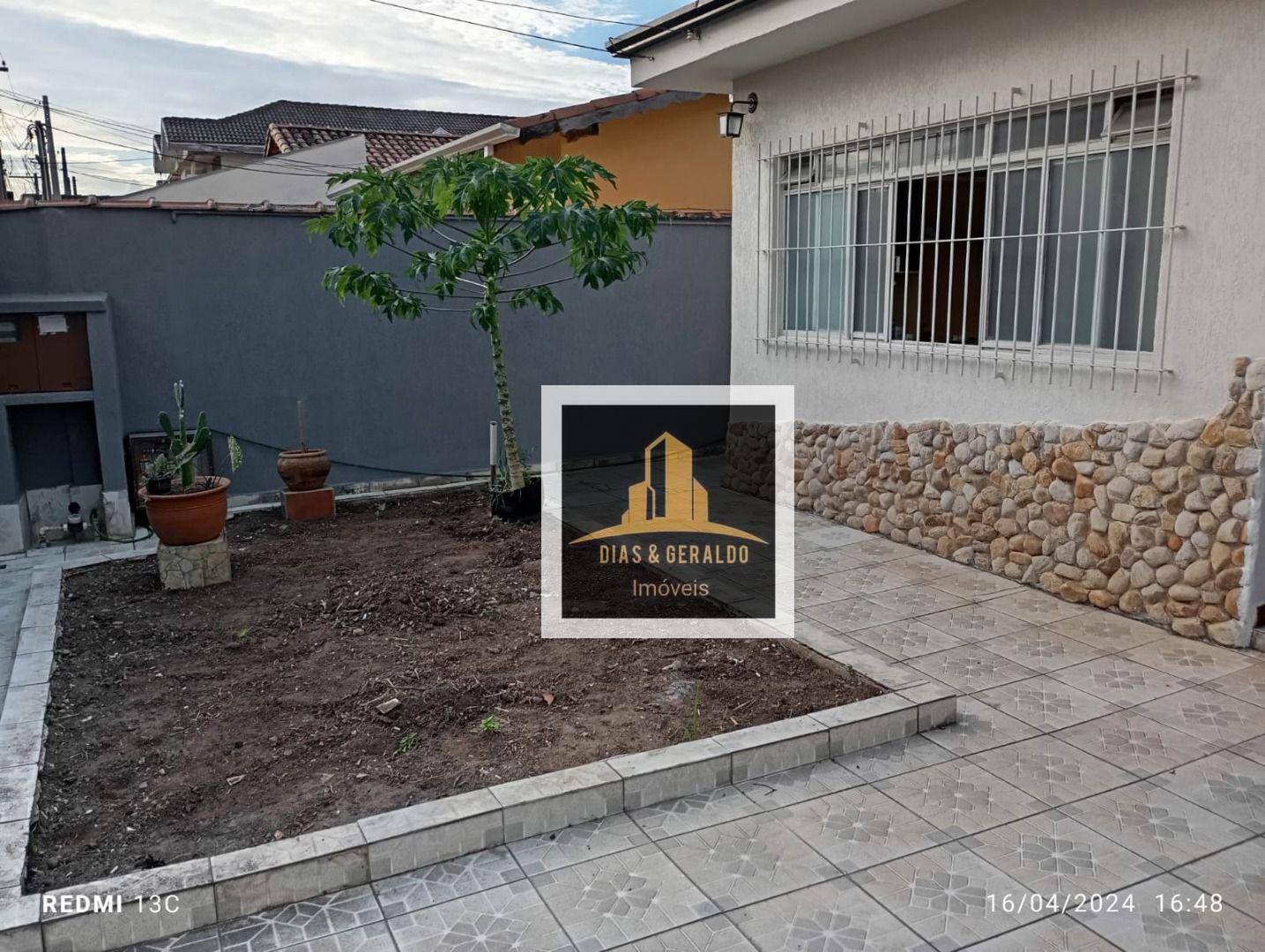 Casa à venda com 3 quartos, 100m² - Foto 4