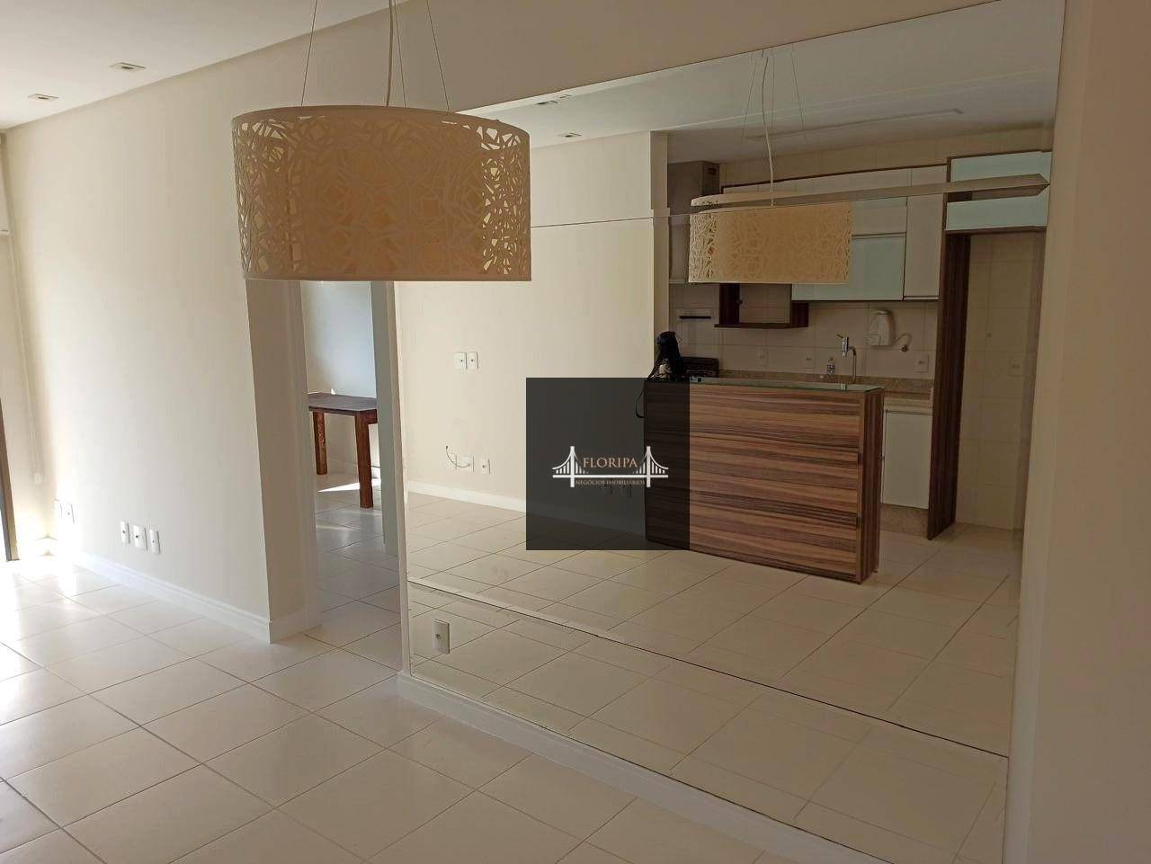 Apartamento à venda com 2 quartos, 70m² - Foto 2