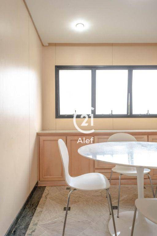 Apartamento para alugar com 3 quartos, 245m² - Foto 50