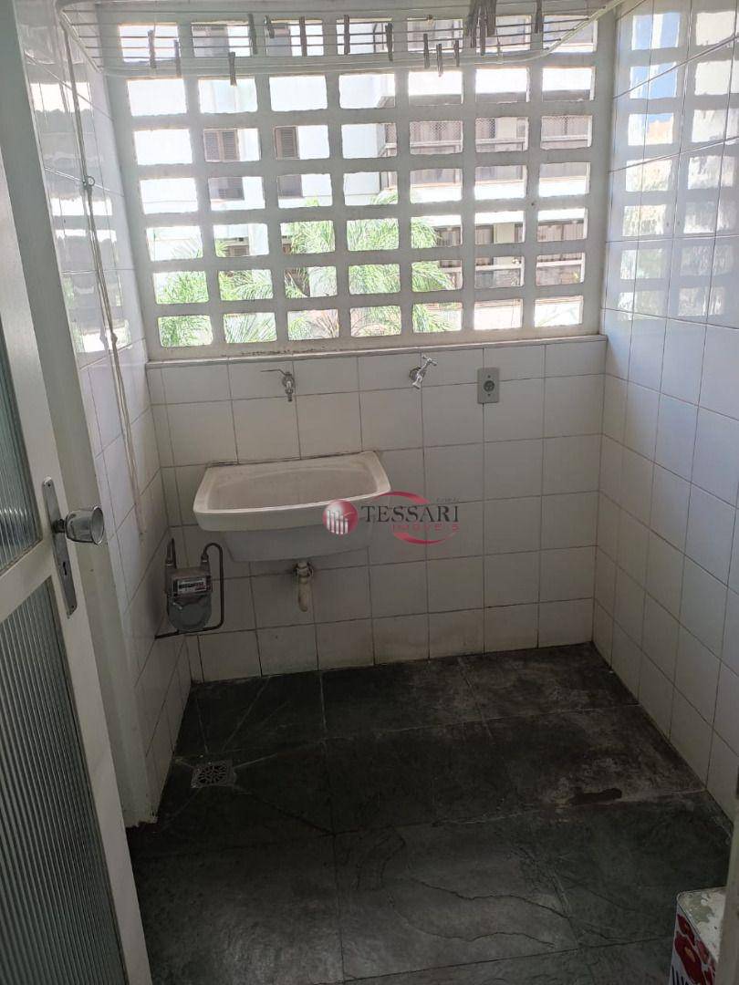 Apartamento para alugar com 2 quartos, 100m² - Foto 11