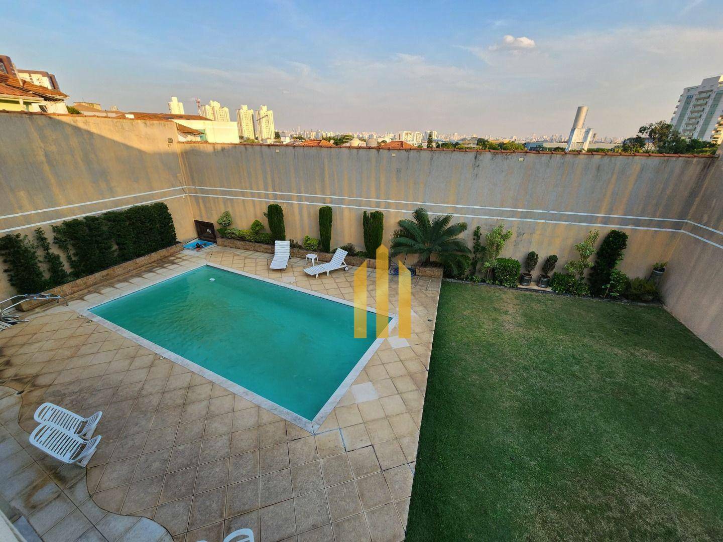 Casa à venda com 3 quartos, 250m² - Foto 2