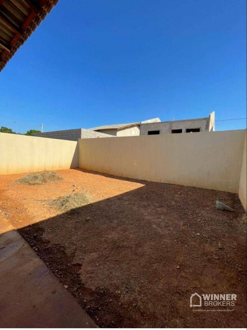 Casa à venda com 2 quartos, 55m² - Foto 2