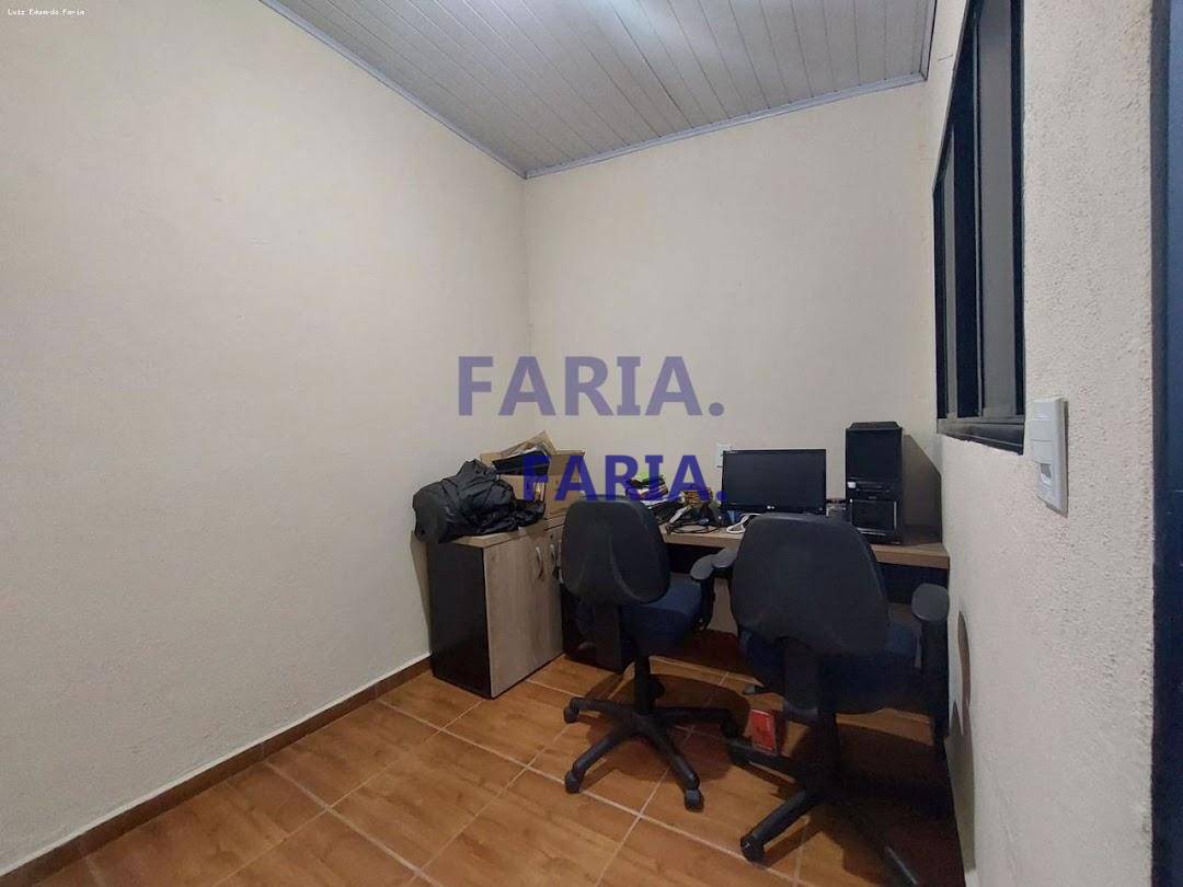 Casa à venda com 3 quartos, 90m² - Foto 12