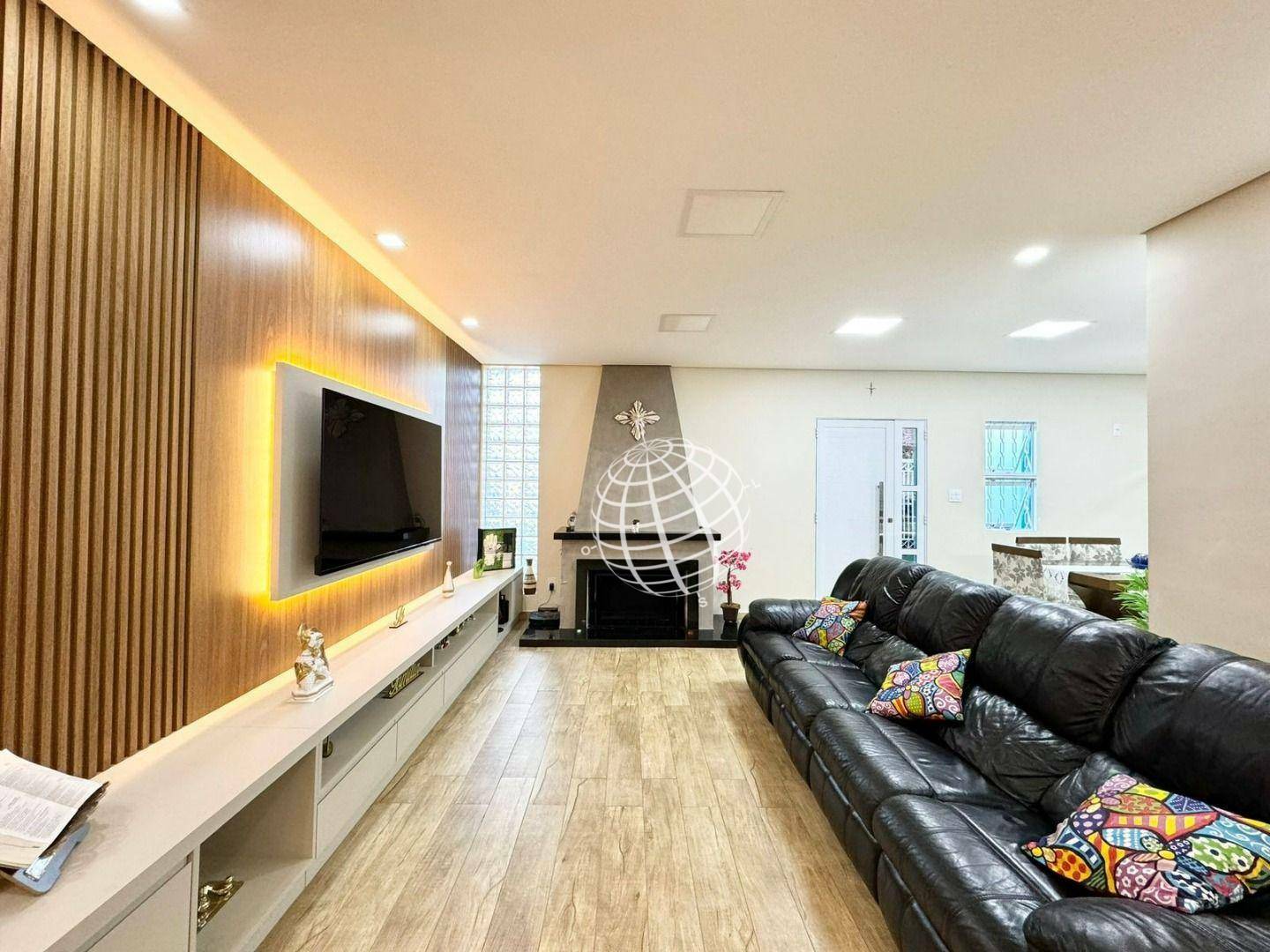 Casa à venda com 3 quartos, 193m² - Foto 3