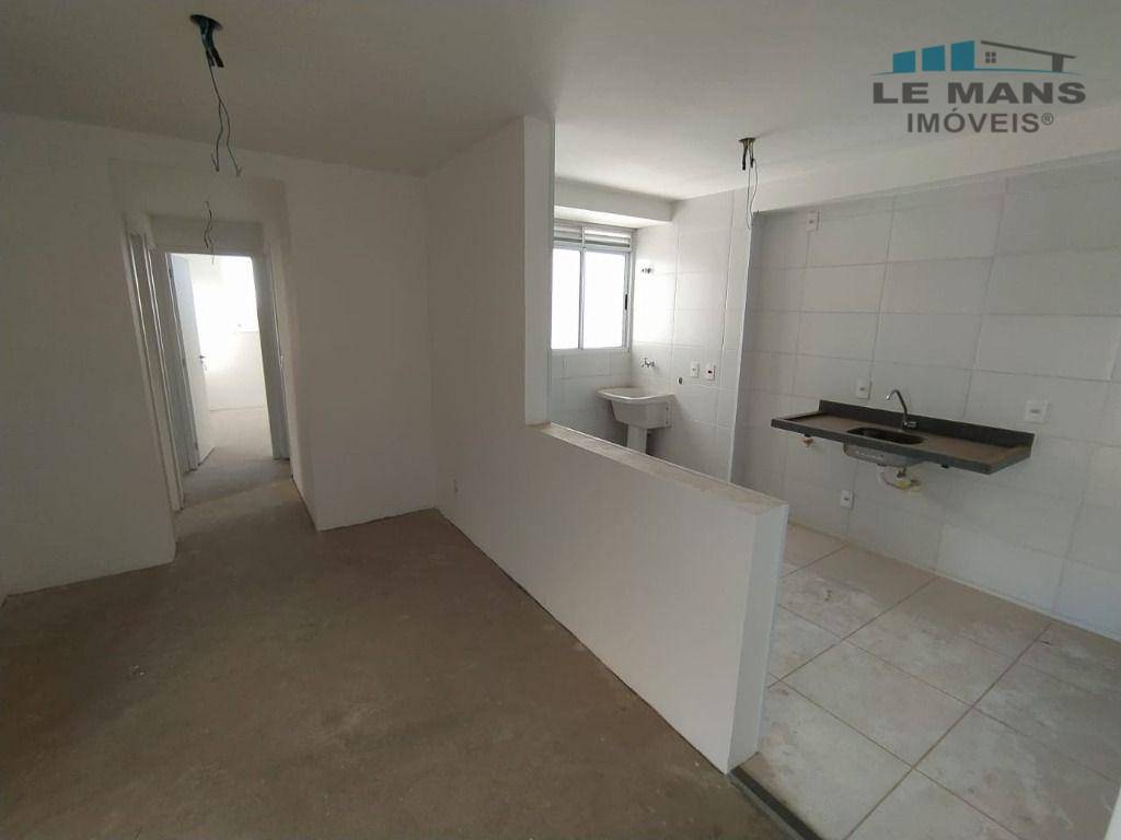 Apartamento à venda com 3 quartos, 75m² - Foto 3