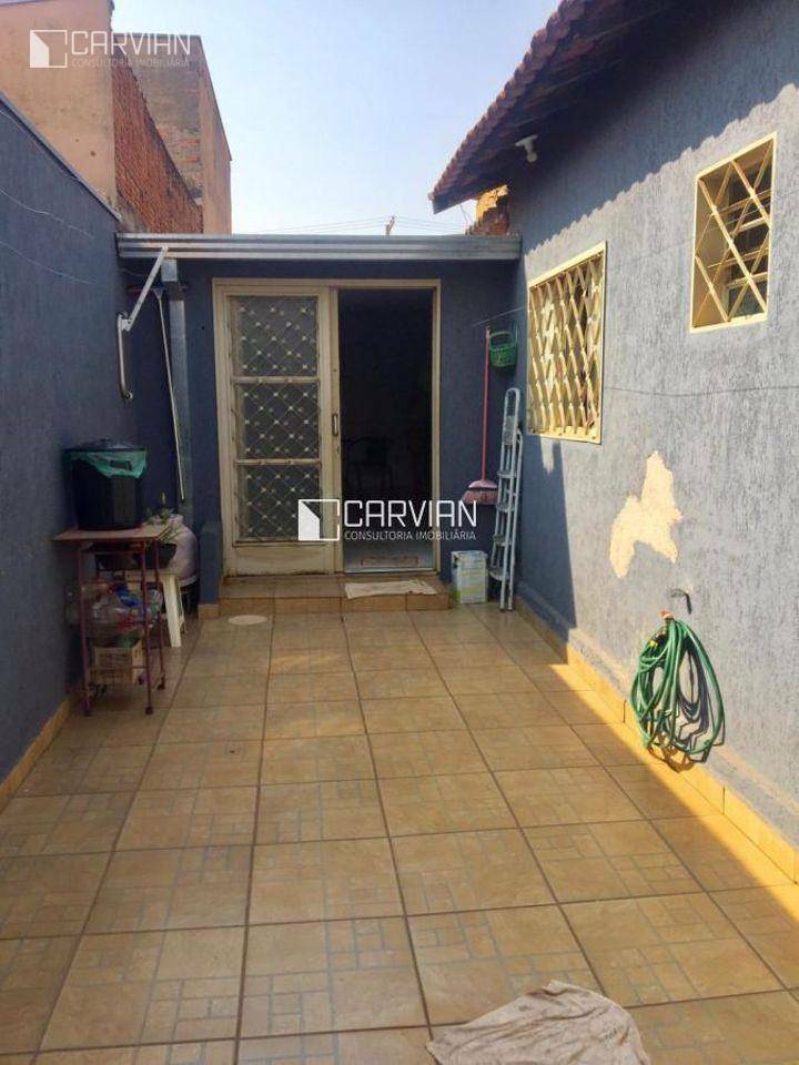 Casa à venda com 4 quartos, 150m² - Foto 2