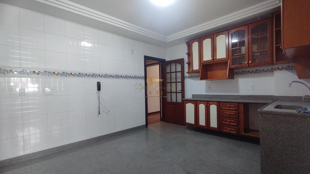 Apartamento à venda com 3 quartos, 131m² - Foto 9