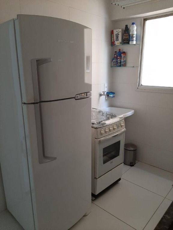 Apartamento à venda com 1 quarto, 53m² - Foto 2