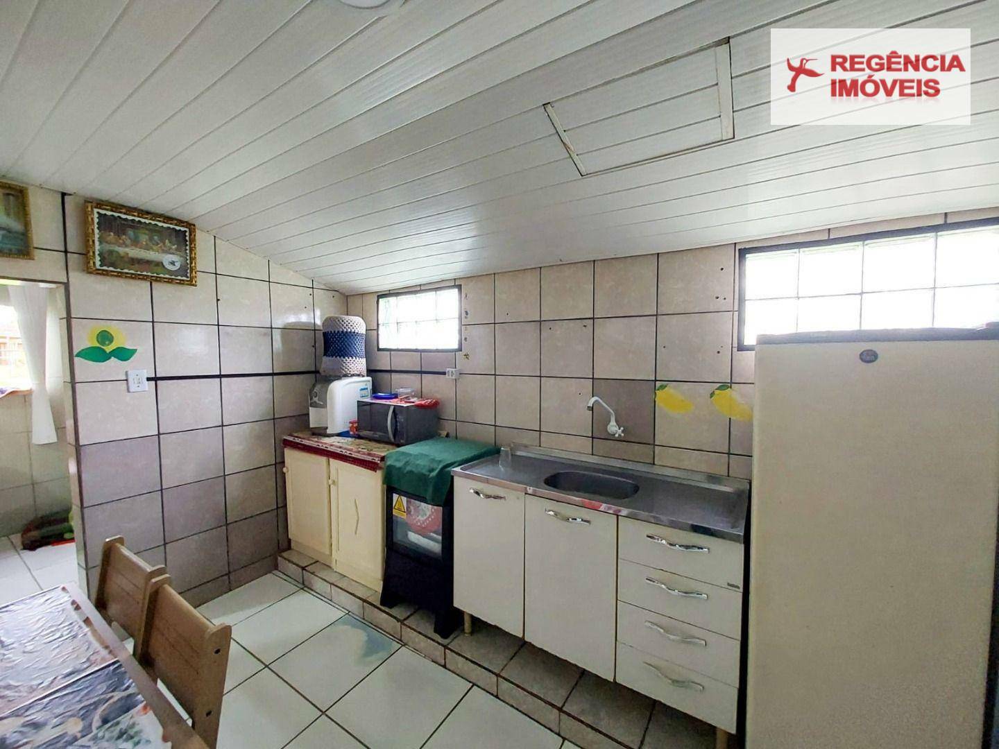 Casa à venda com 4 quartos, 160m² - Foto 2