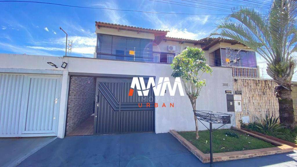 Sobrado, 4 quartos, 300 m² - Foto 1