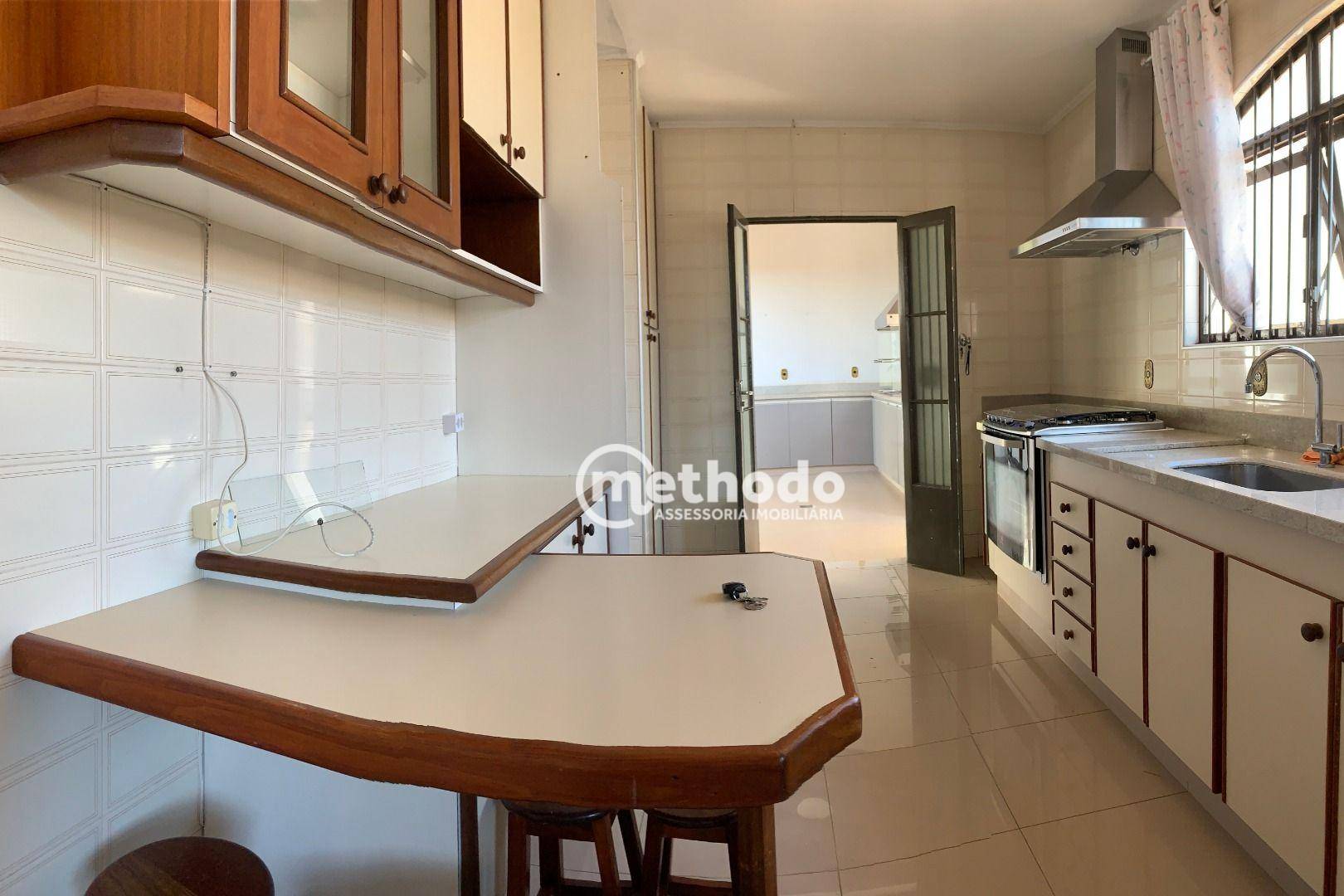 Casa à venda com 4 quartos, 244m² - Foto 9