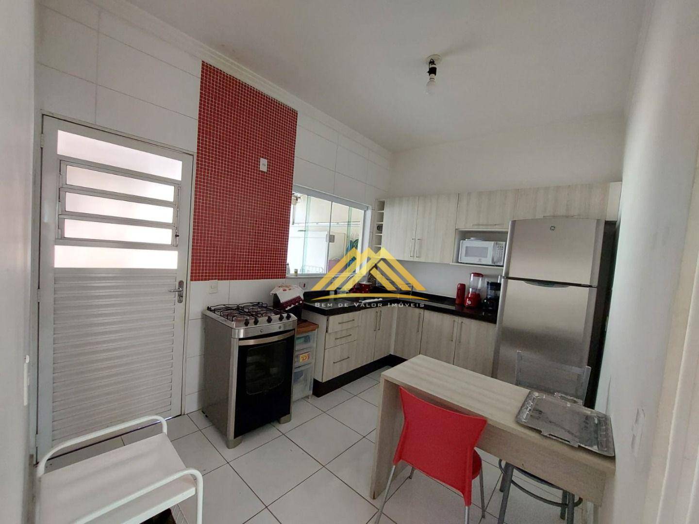 Casa à venda com 2 quartos, 80m² - Foto 11