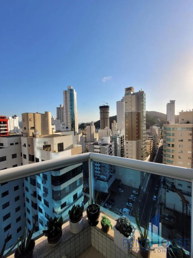 Apartamento à venda com 3 quartos, 252m² - Foto 4