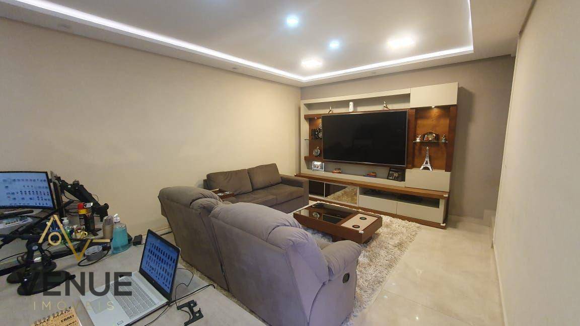 Sobrado à venda com 2 quartos, 180m² - Foto 2