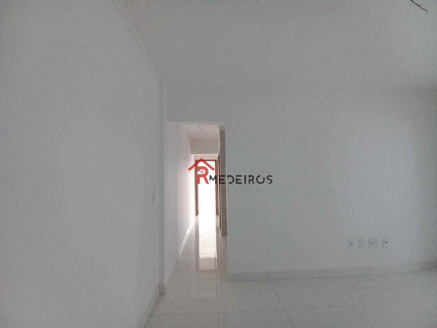 Apartamento à venda com 2 quartos, 73m² - Foto 2