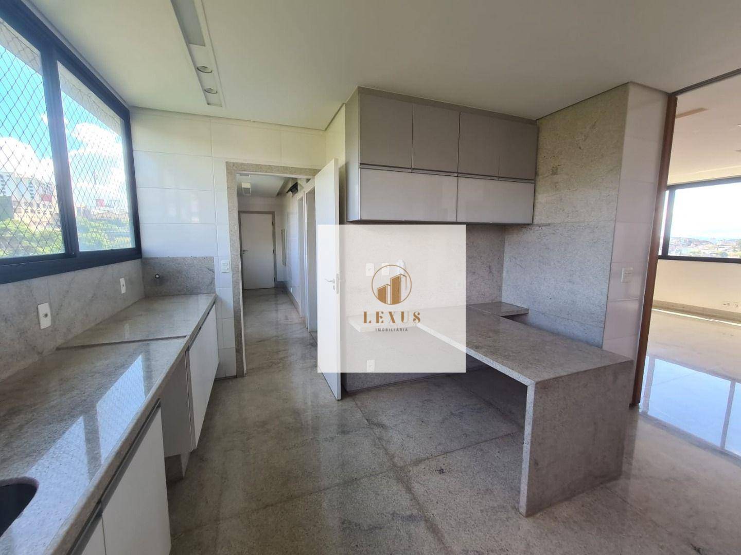 Apartamento à venda com 3 quartos, 206m² - Foto 18