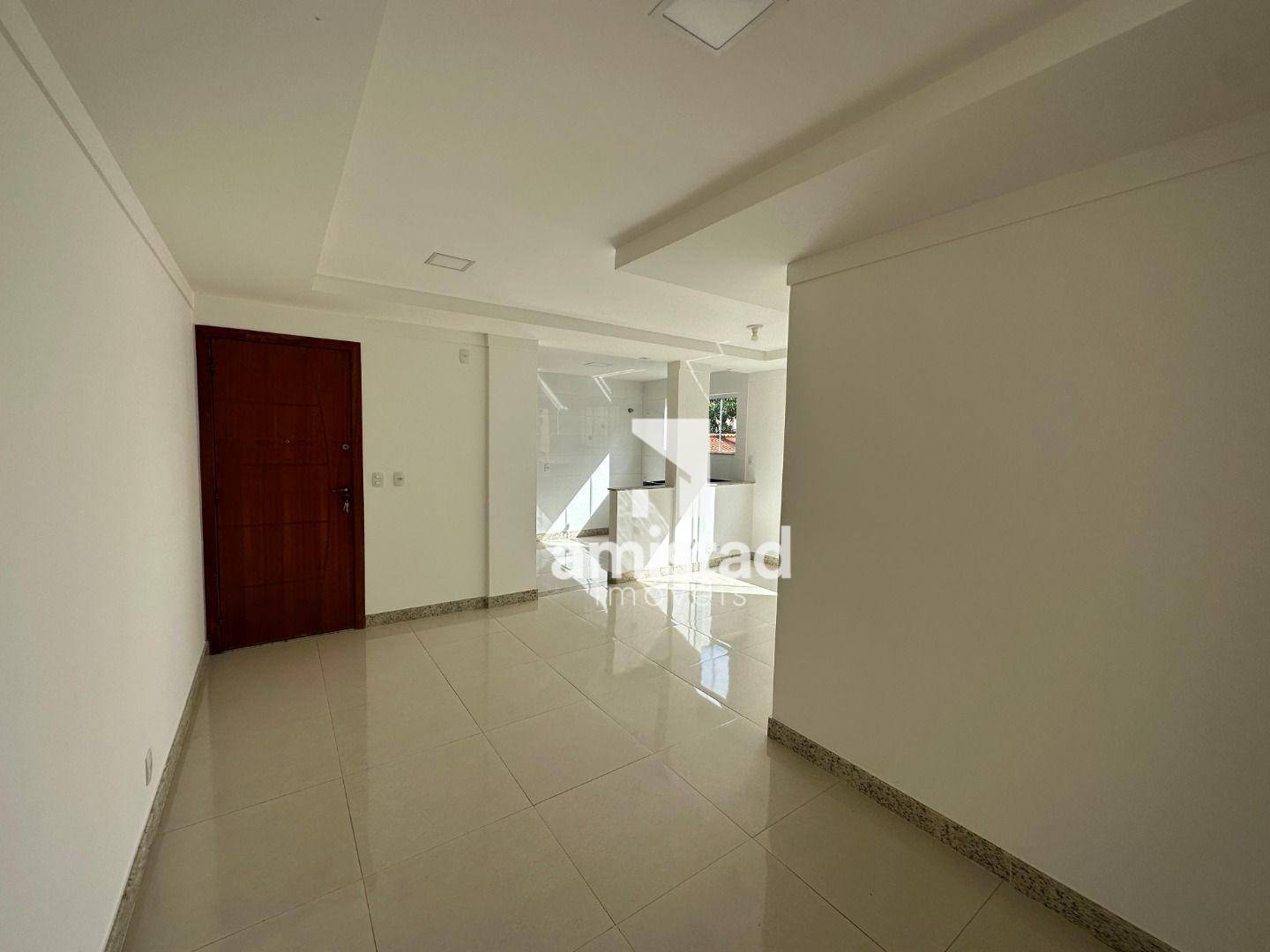 Apartamento à venda com 2 quartos, 70m² - Foto 3