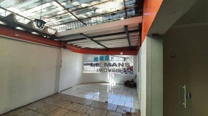 Casa à venda com 4 quartos, 196m² - Foto 2