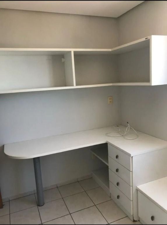 Apartamento para alugar com 3 quartos, 96m² - Foto 13