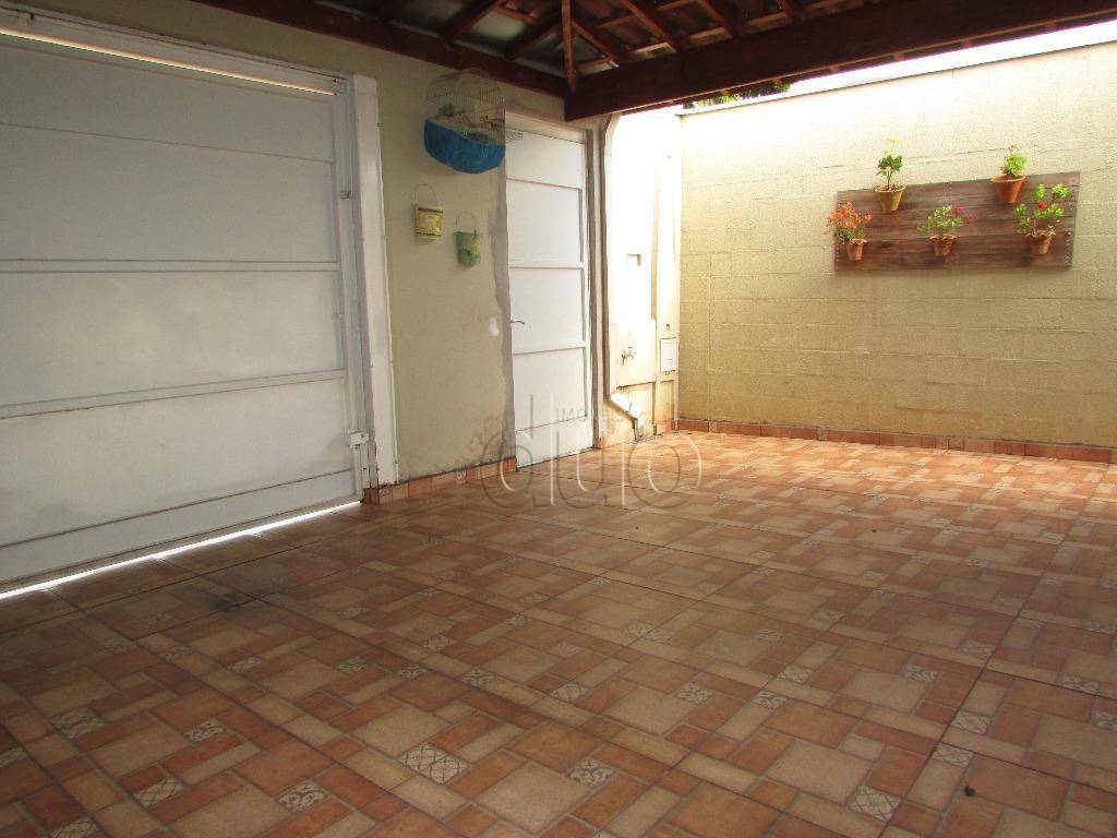 Casa à venda com 3 quartos, 120m² - Foto 2