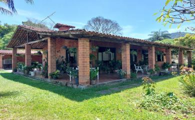 Fazenda à venda com 3 quartos, 8000m² - Foto 1