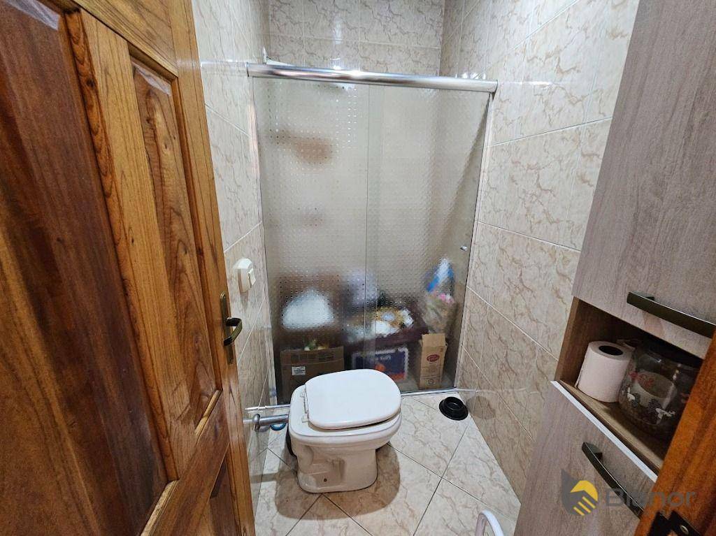 Casa à venda com 3 quartos, 240m² - Foto 14