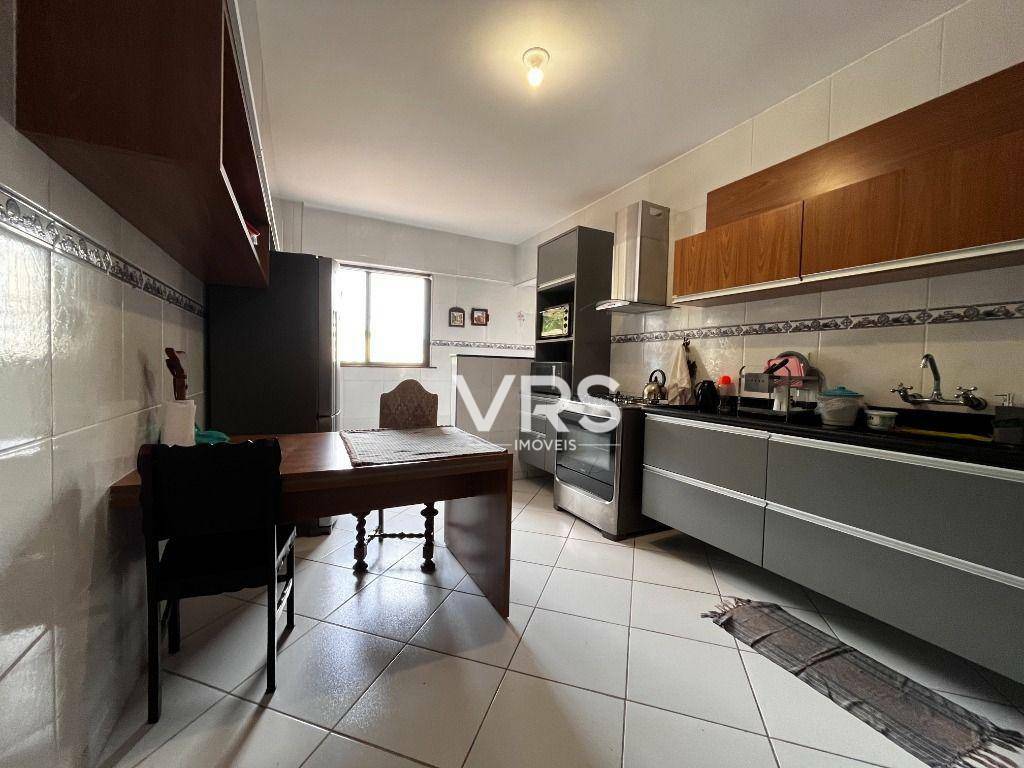 Apartamento à venda com 2 quartos, 100m² - Foto 1