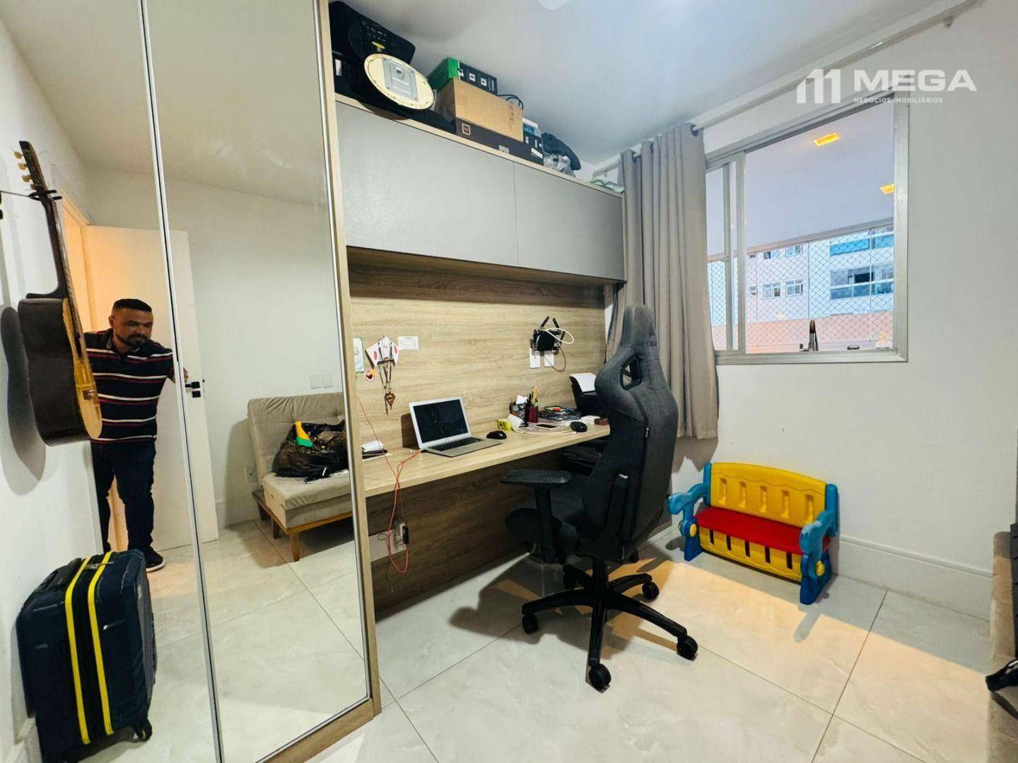 Apartamento à venda com 4 quartos, 220m² - Foto 17