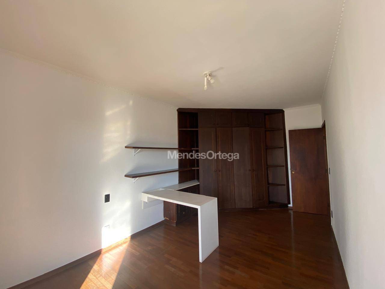 Apartamento para alugar com 3 quartos, 206m² - Foto 9