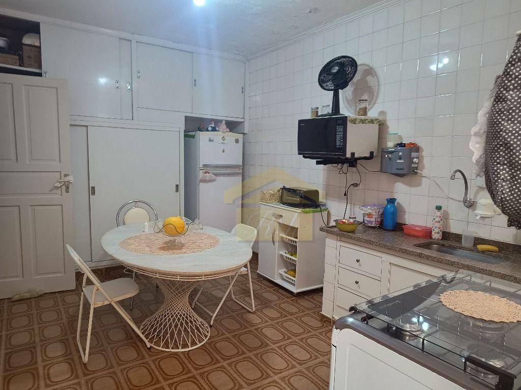 Casa à venda com 3 quartos, 250m² - Foto 10