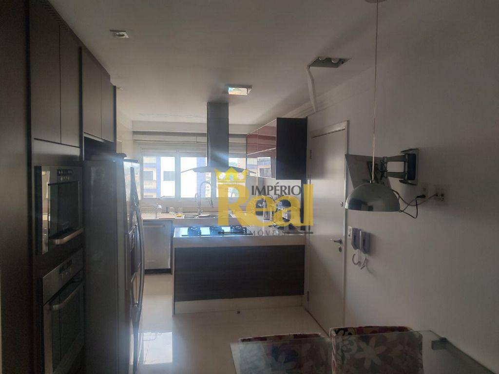 Apartamento para alugar com 3 quartos, 206m² - Foto 3