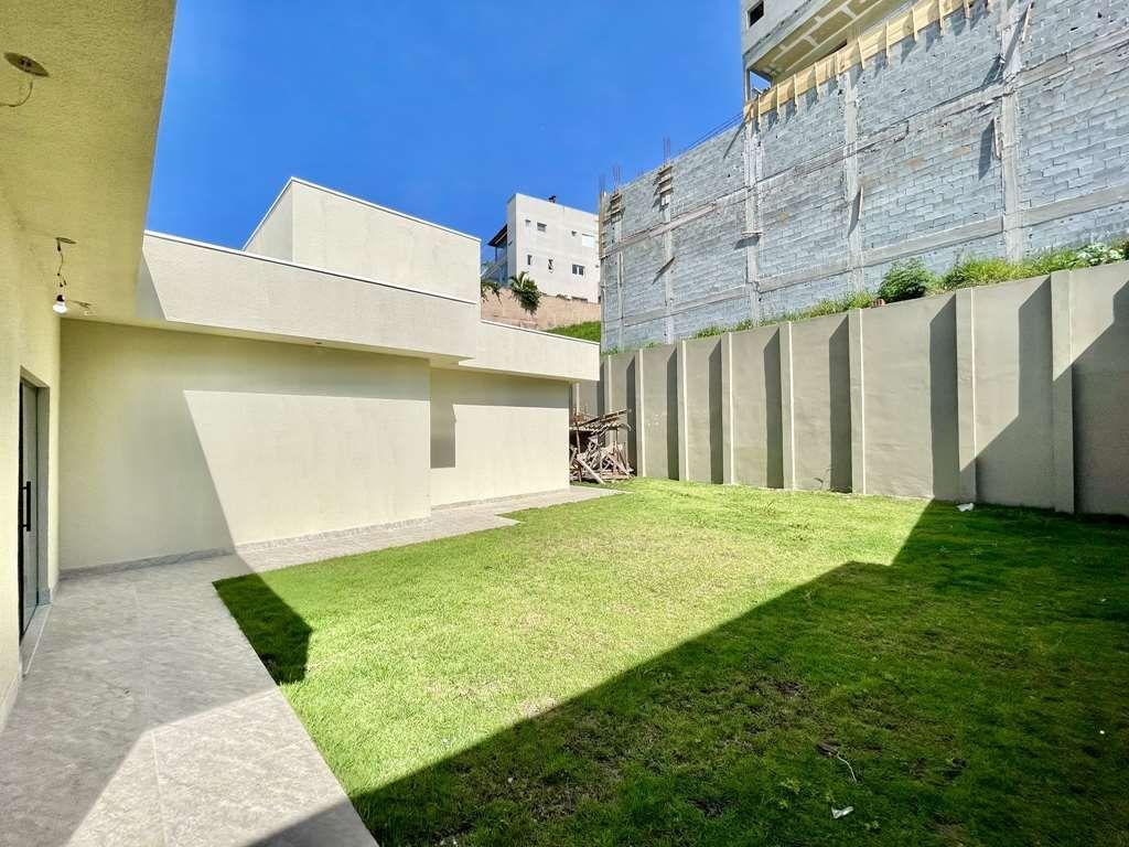 Casa à venda com 3 quartos, 230m² - Foto 29