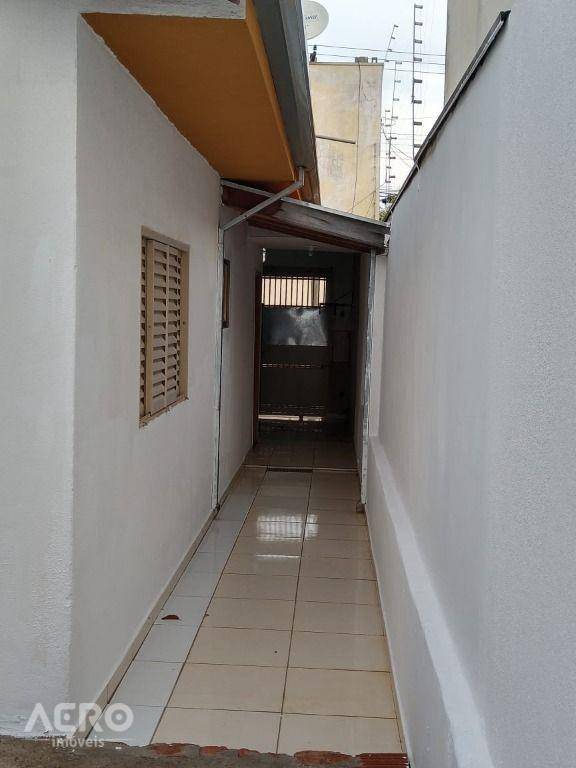 Casa à venda com 3 quartos, 156m² - Foto 14