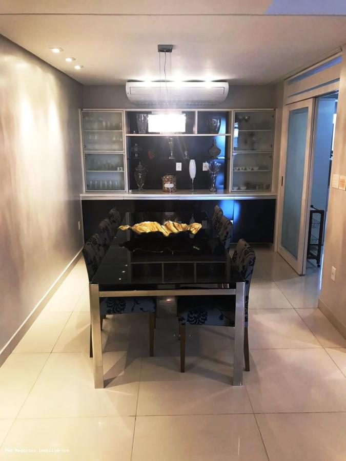 Apartamento à venda com 4 quartos, 215m² - Foto 4