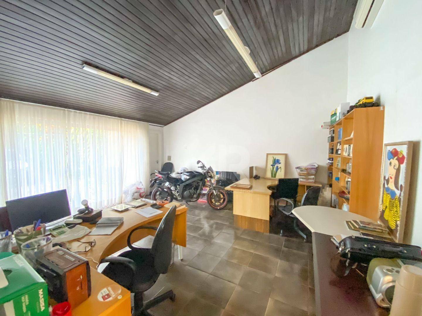 Casa à venda com 4 quartos, 300m² - Foto 13