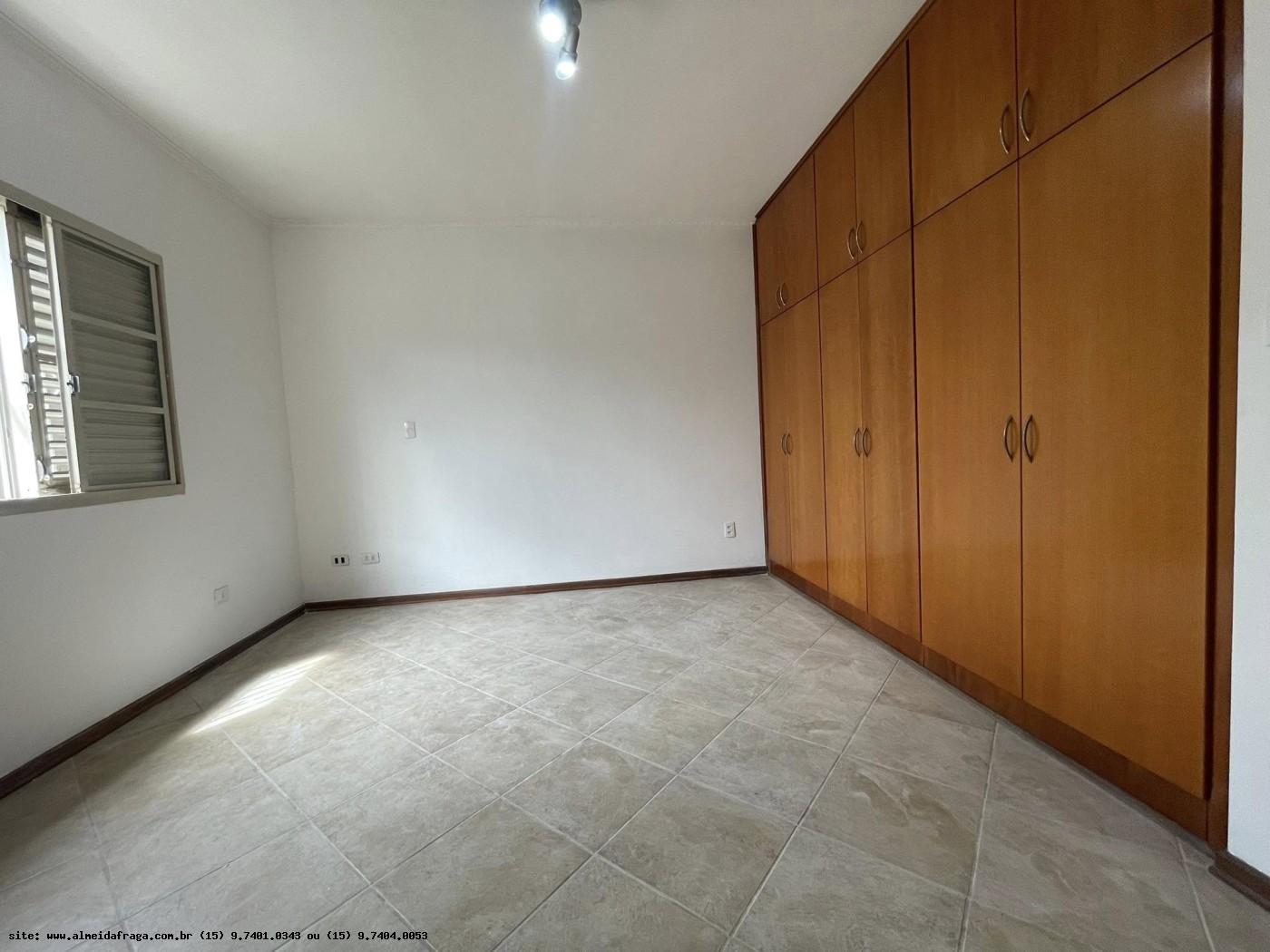 Casa para alugar com 3 quartos, 375m² - Foto 22