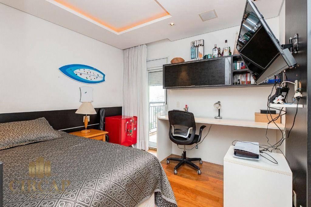 Apartamento à venda com 3 quartos, 216m² - Foto 16