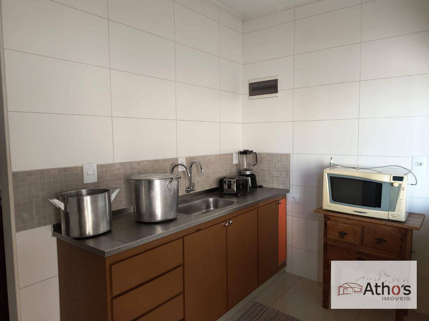 Casa à venda e aluguel com 4 quartos, 340m² - Foto 9